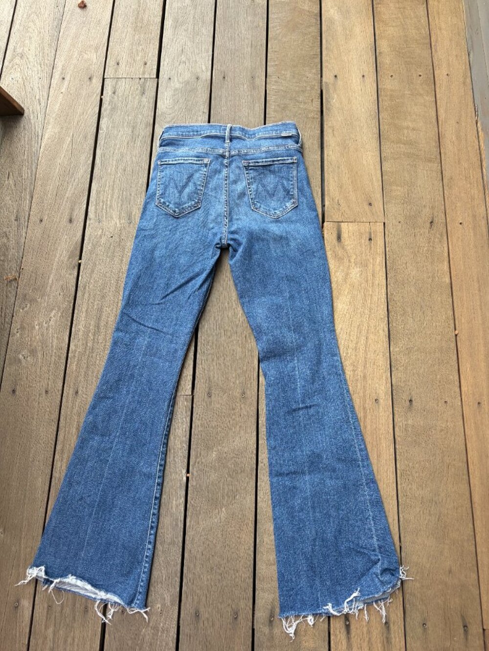 MOTHER The Weekender Fray Flare Jeans Walking on Coals 27 - Picture 3 of 3